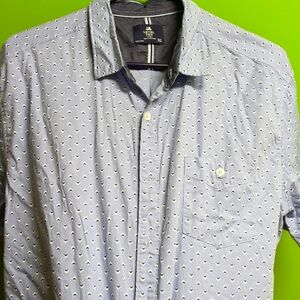 Men's casual dress shirt